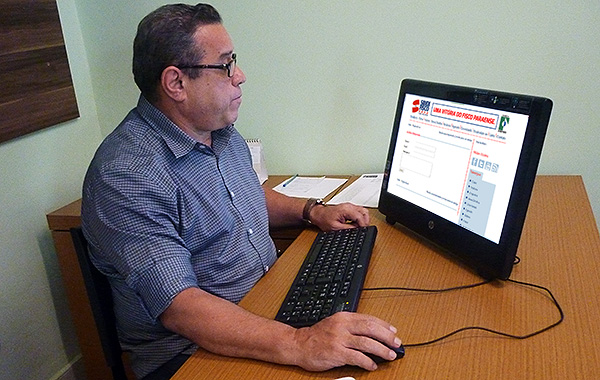 Associado tira dúvidas pela internet