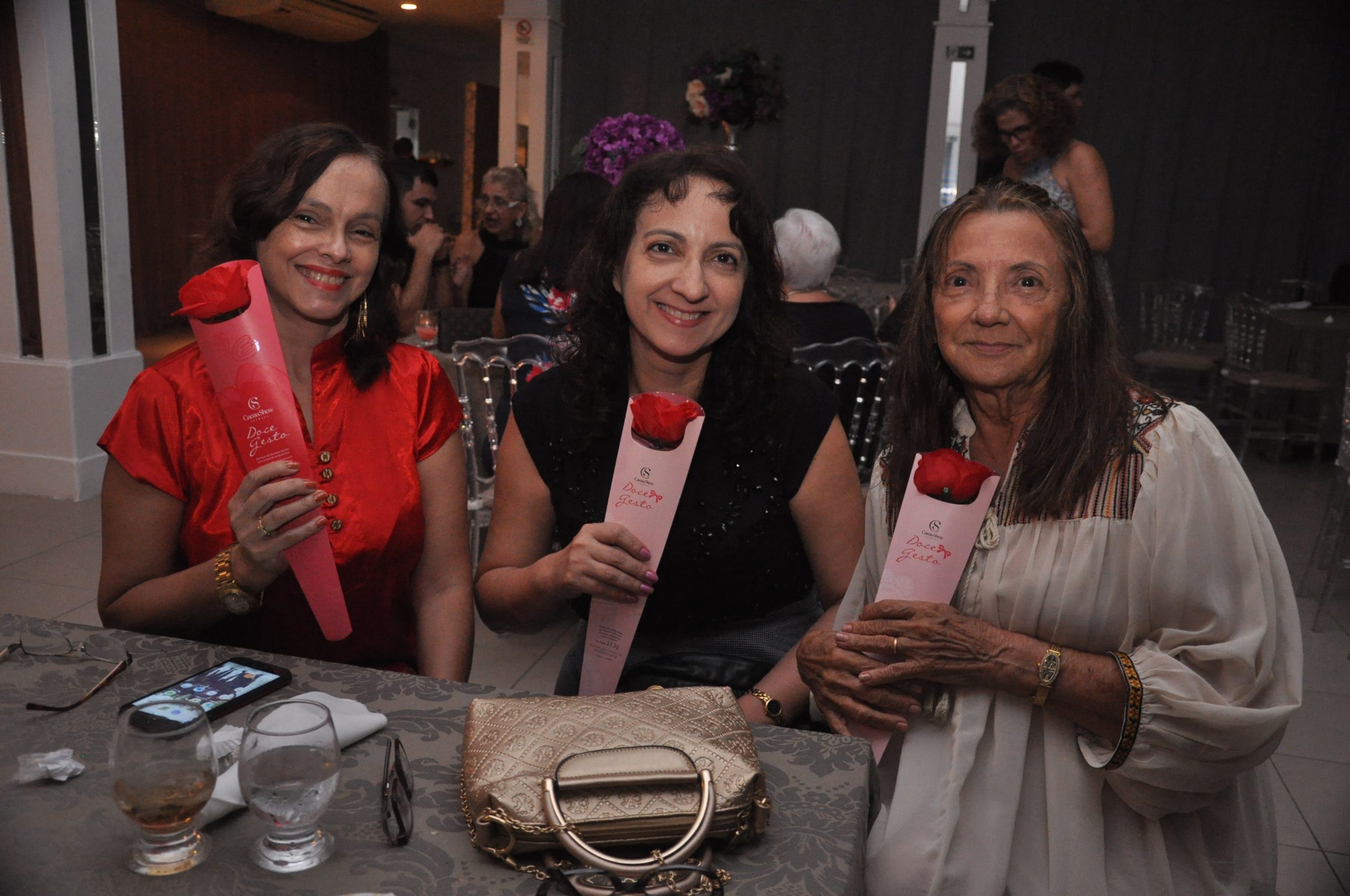 Chá homenageia as mães do Fisco