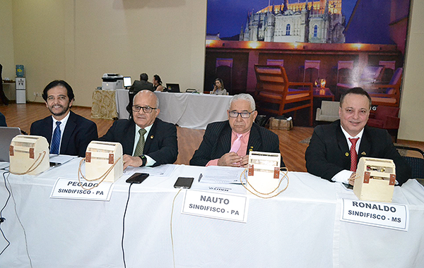 Diretores do Sindifisco participam de CD