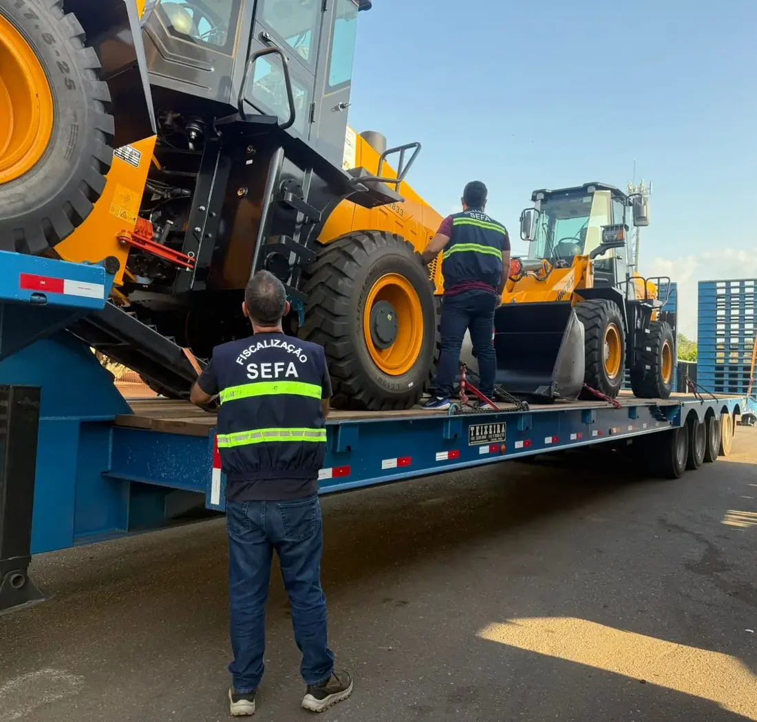 Fiscais da SEFA apreendem duas máquinas carregadeiras no nordeste do Pará